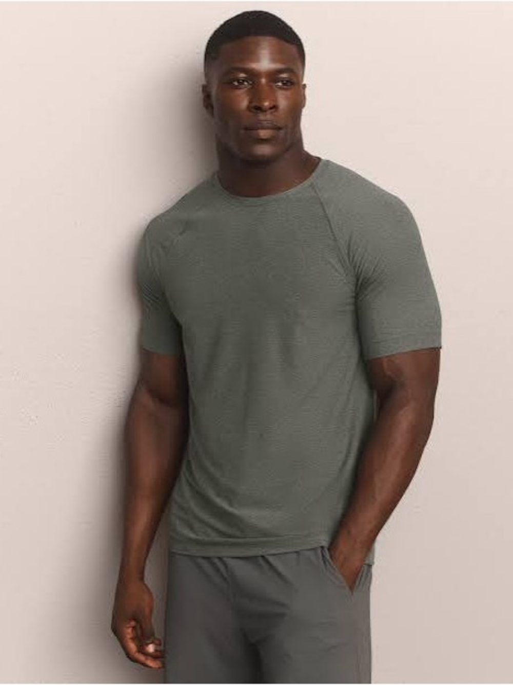 RHONE Reign Tee NWT Small Olive Shadow Heather